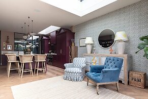 Westover Road III by Onefinestay