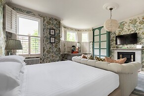 Westover Road III by Onefinestay