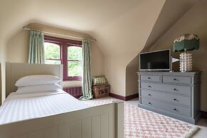 Westover Road III by Onefinestay