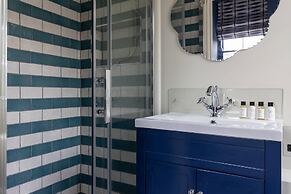 Westover Road III by Onefinestay