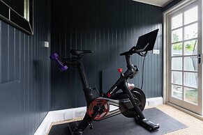 Westover Road III by Onefinestay