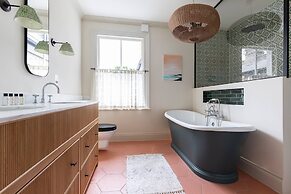 Westover Road III by Onefinestay