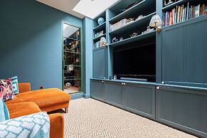 Westover Road III by Onefinestay