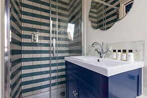 Westover Road III by Onefinestay