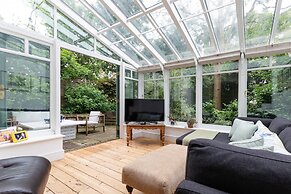 Englefield Road by Onefinestay