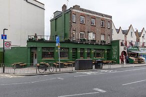 Englefield Road by Onefinestay