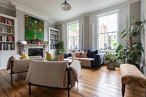 Englefield Road by Onefinestay