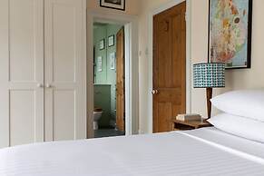 Englefield Road by Onefinestay