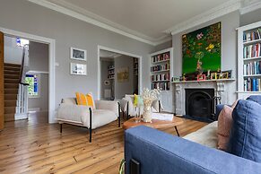 Englefield Road by Onefinestay