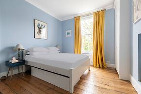 Englefield Road by Onefinestay