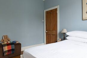 Englefield Road by Onefinestay