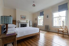 Englefield Road by Onefinestay