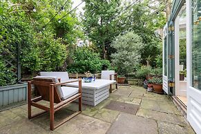 Englefield Road by Onefinestay