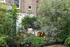 Englefield Road by Onefinestay