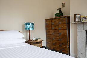 Englefield Road by Onefinestay