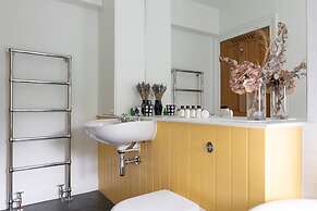 Englefield Road by Onefinestay