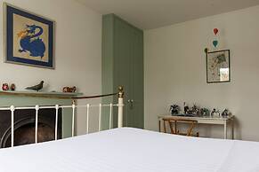 Englefield Road by Onefinestay