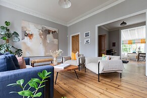 Englefield Road by Onefinestay