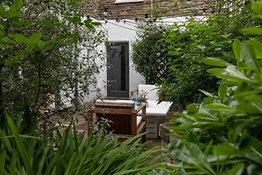 Englefield Road by Onefinestay