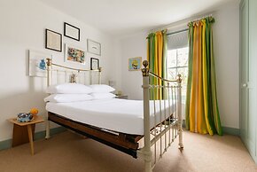 Englefield Road by Onefinestay