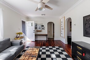 Remodeled 1920s Bungalow & Retro Casita