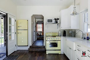 Remodeled 1920s Bungalow & Retro Casita