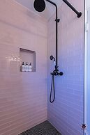 Remodeled 1920s Bungalow & Retro Casita