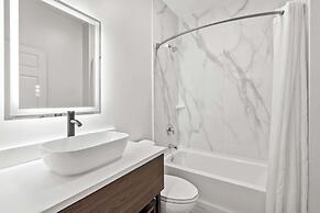 Quality Inn & Suites Columbia Harbison