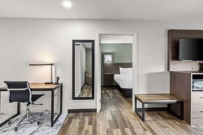 Quality Inn & Suites Columbia Harbison