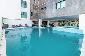 New Centric apt. with pool & jacuzzi
