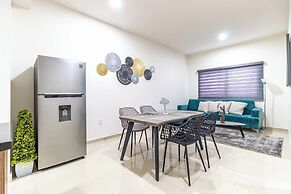 New Centric apt. with pool & jacuzzi