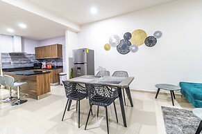 New Centric apt. with pool & jacuzzi