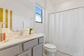 2024 Brand NEW 12bed 12ba At Paradiso Grande