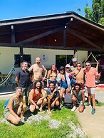 Nomades Riverside - Adventure Hostels & Coworking