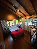 Nomades Riverside - Adventure Hostels & Coworking
