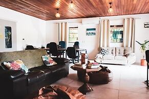 Nomades Riverside - Adventure Hostels & Coworking