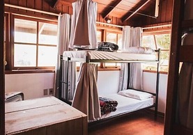 Nomades Riverside - Adventure Hostels & Coworking