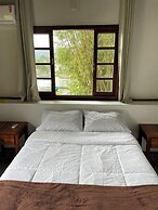 Nomades Riverside - Adventure Hostels & Coworking