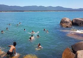 Nomades Riverside - Adventure Hostels & Coworking