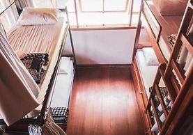 Nomades Riverside - Adventure Hostels & Coworking