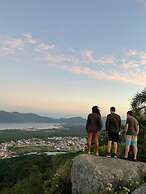 Nomades Riverside - Adventure Hostels & Coworking