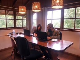 Nomades Riverside - Adventure Hostels & Coworking