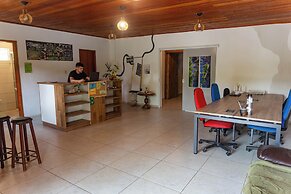 Nomades Riverside - Adventure Hostels & Coworking