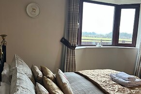 Wonderful 4 Bedroom Cottage Sleeps 8