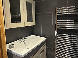 Wonderful 4 Bedroom Cottage Sleeps 8