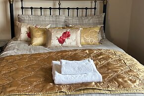 Wonderful 4 Bedroom Cottage Sleeps 8