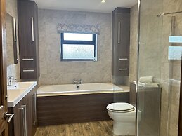 Wonderful 4 Bedroom Cottage Sleeps 8