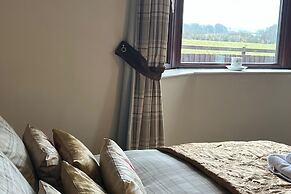 Wonderful 4 Bedroom Cottage Sleeps 8