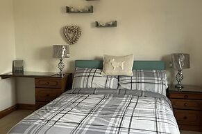 Wonderful 4 Bedroom Cottage Sleeps 8