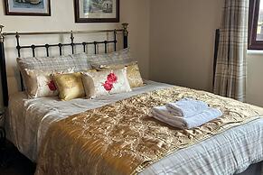 Wonderful 4 Bedroom Cottage Sleeps 8